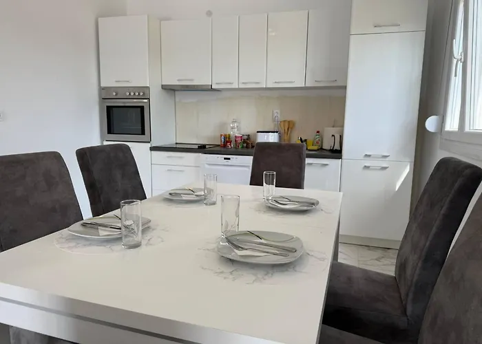 Asteri - 2 Bedrooms *